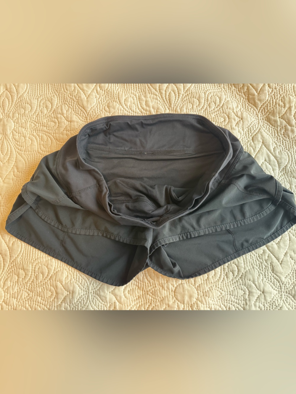 Lululemon Black Running Shorts Size 4 • Low Rise • Zip Pocket - Picture 5 of 5